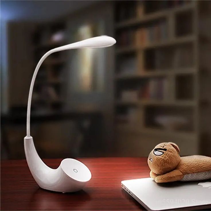 Rechargeable desk lamp