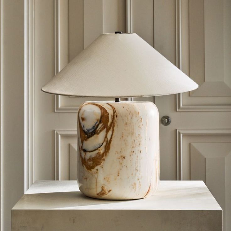 desk lamp